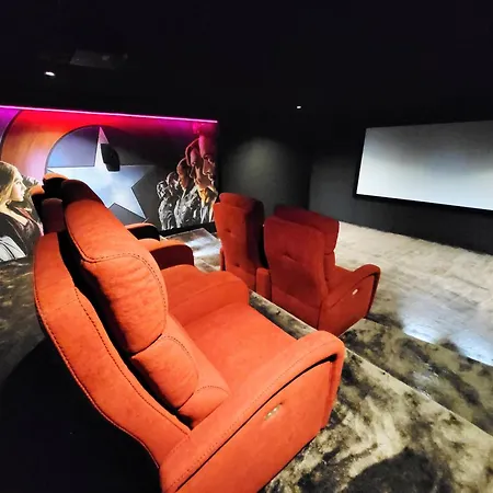 L'experience Cinema Ultime Apartament